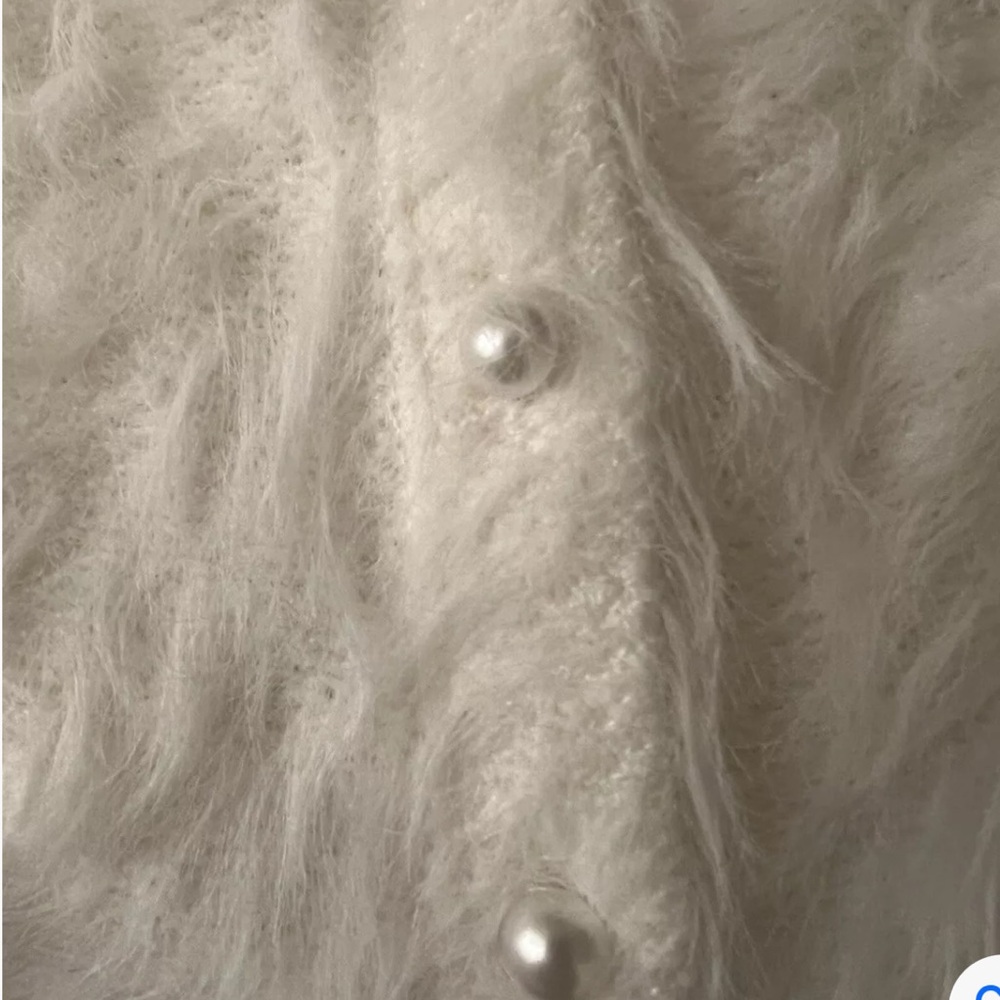 Nwt urban outfitters fuzzy cropped cardigan white L - Picture 4 of 10